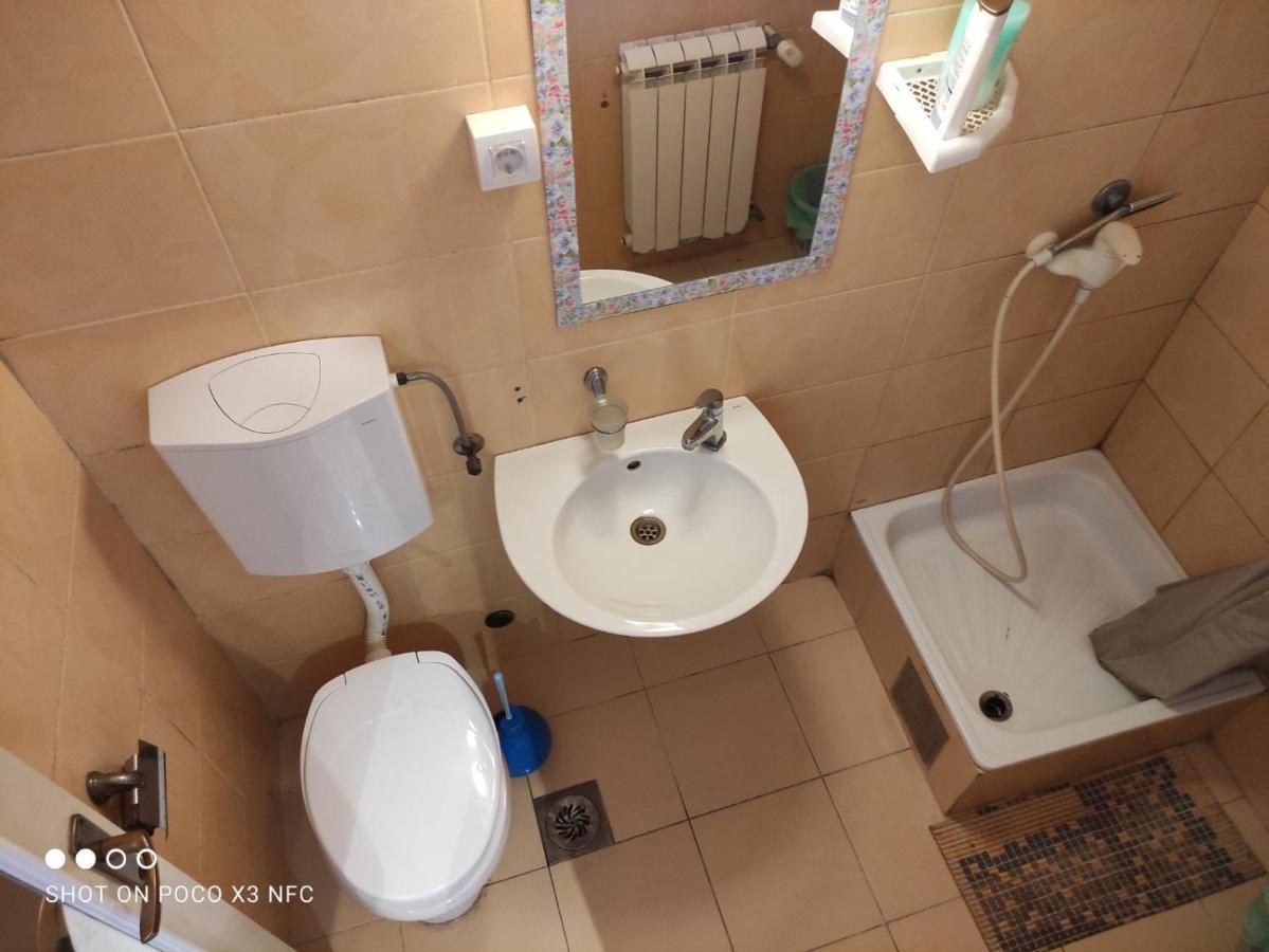 Sobe Sa Sopstvenim Kupatilom Private Rooms Bathroom In Center Нови Сад Екстериор снимка